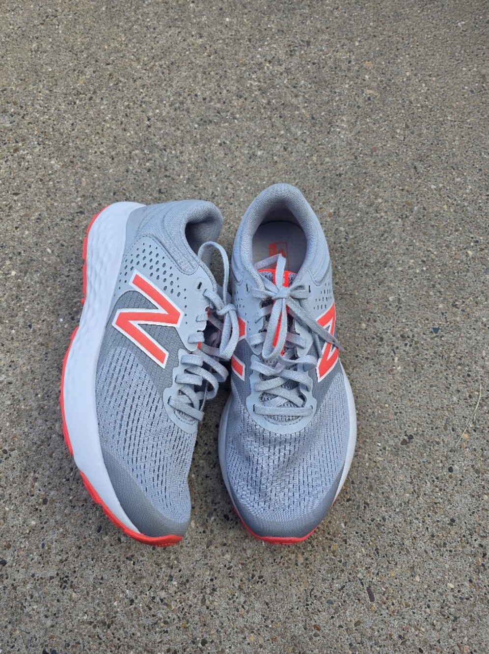 New Balance Women's Grey & Coral Running Shoes Size 10B